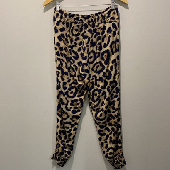 Katies Leopard Pant Relaxed Fit Pull-on Crop pant Size 8 - Picture 7 of 13
